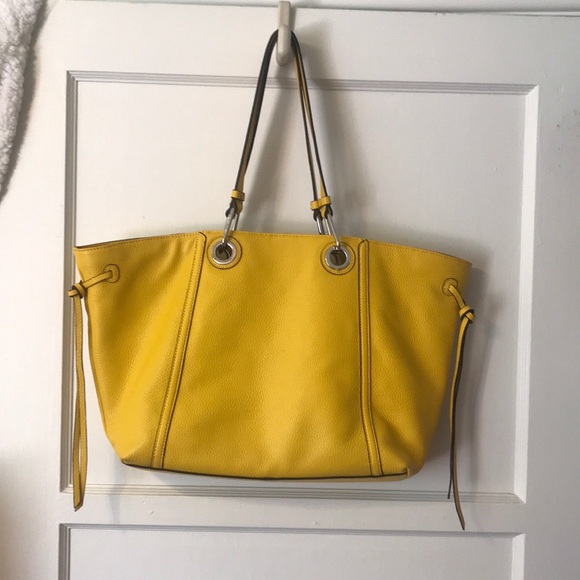Vince Camuto Handbags - Vince Camuto yellow leather tote bag